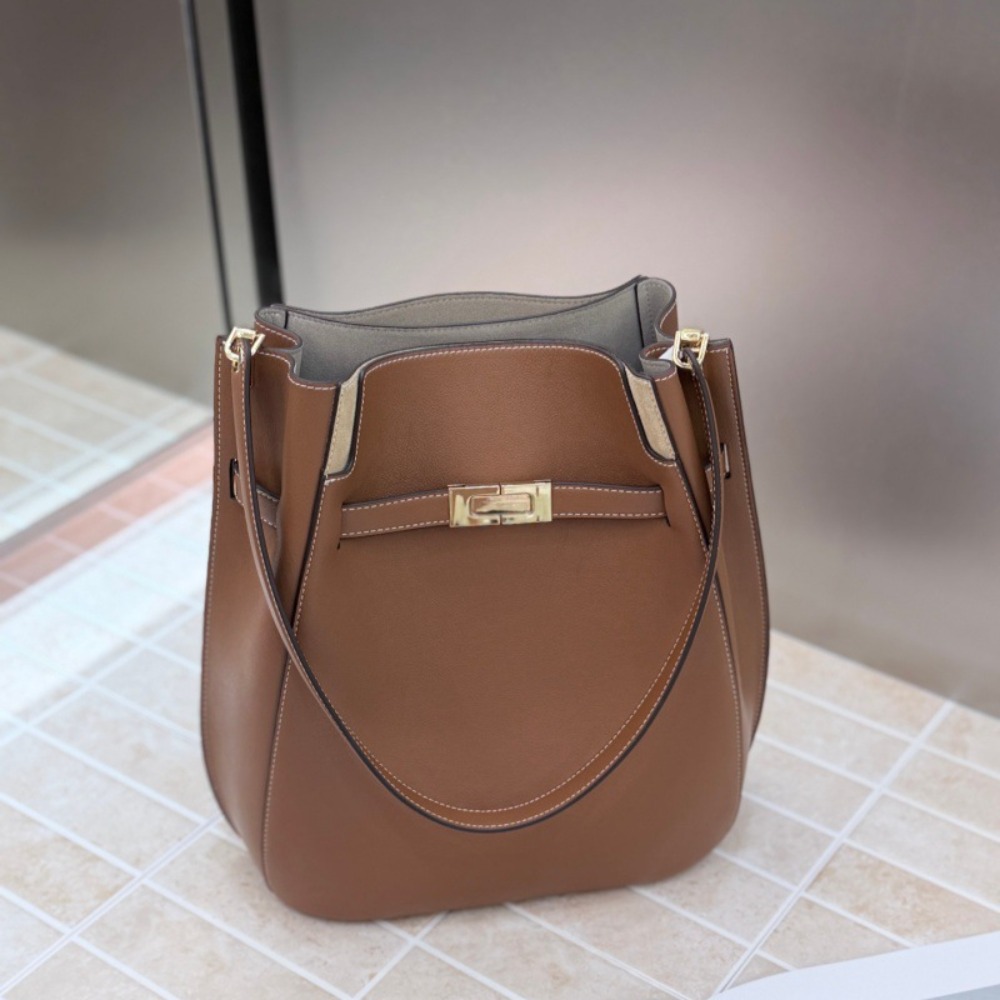 Neue Bucket Bag im Old-Money-S – Luxury Bags Leather Bewertung und Preis